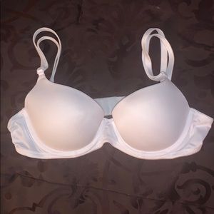 PINK Victoria’s Secret Lightly Lined Bra